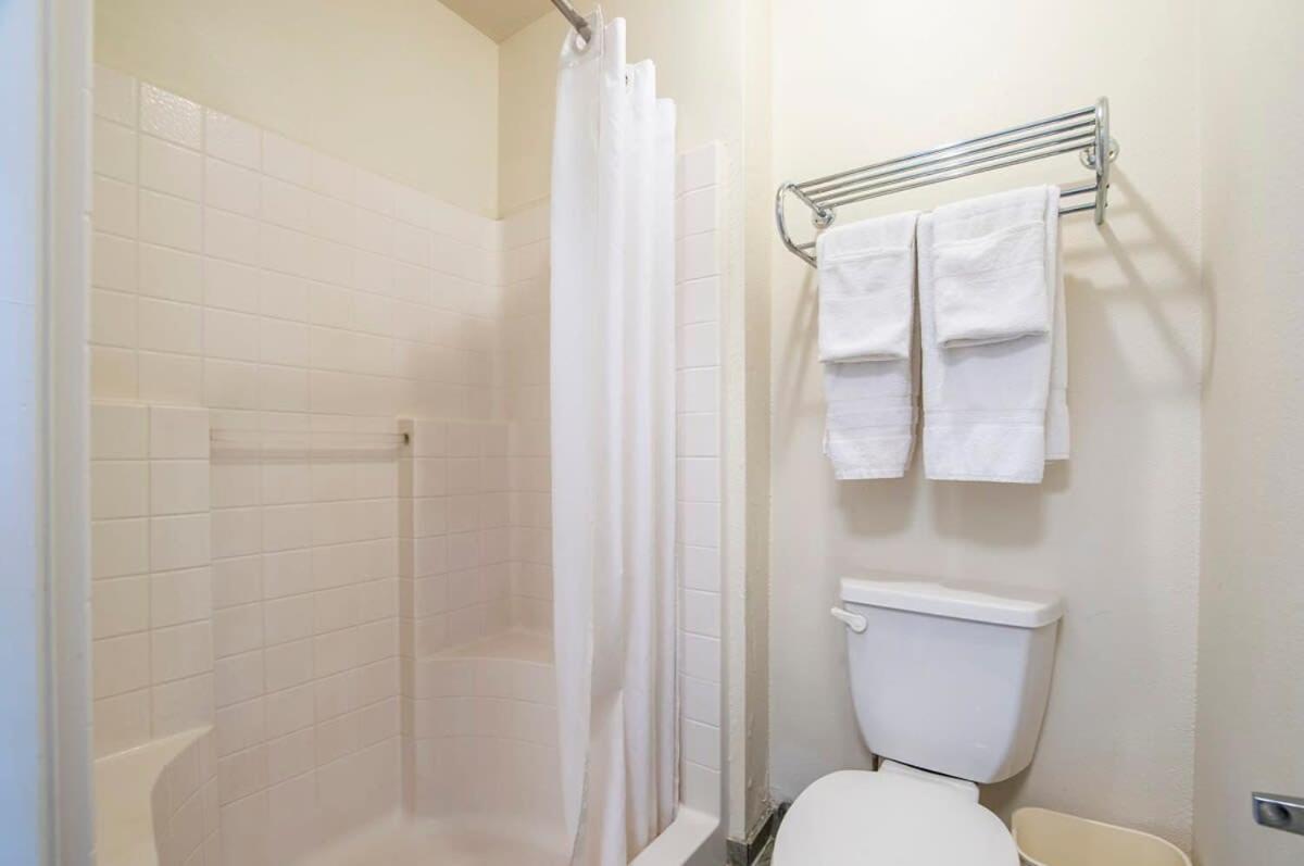 Sierra Vista Studio Apartment With Full Kitchen And King Bed Eksteriør bilde